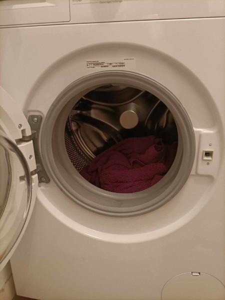 Besoin d'une pièce détachée pour votre lave linge/sèche linge ? Ou trouver sa plaque signalétique !